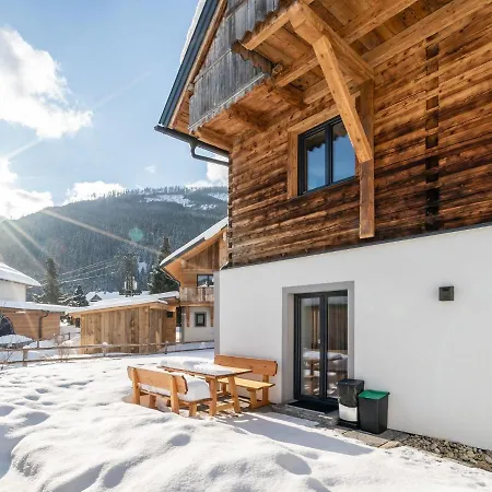 Premium Maisonette Near *