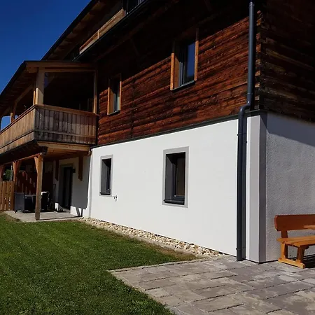 Maisonette In Lungau Near Slopes דירה